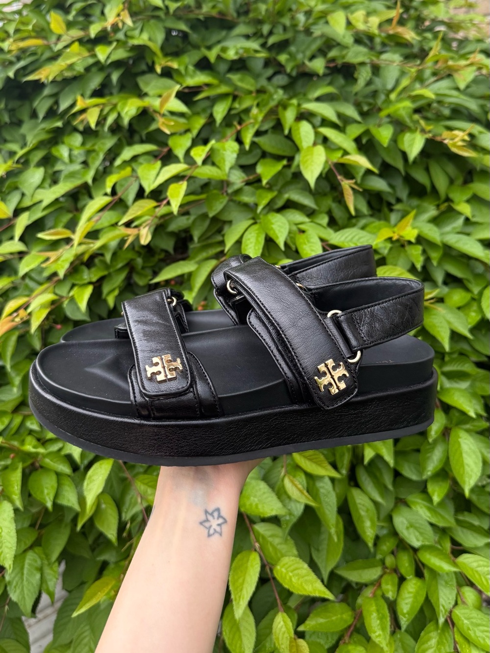 Tory Burch Kira Sport Sandal NWOT Black Leather Gold - Picture 6 of 7